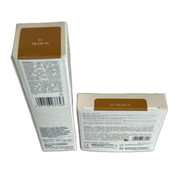 HUDA BEAUTY GloWish luminous Vegan pressed Powder & skin tint in medium 05 - Picture 3 of 8